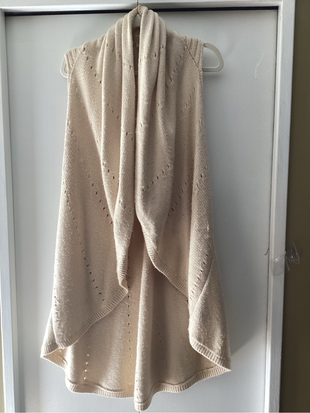 Sleeveless Open-Front Knit Vest in Cream